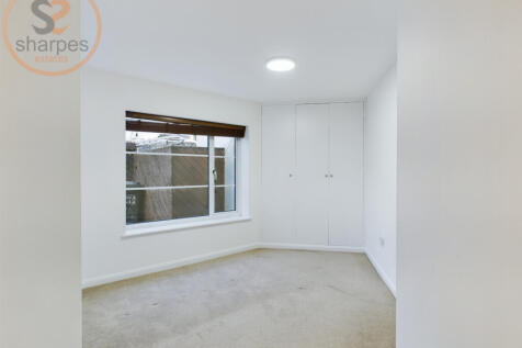 CAM03524G0-PR0053-STILL011