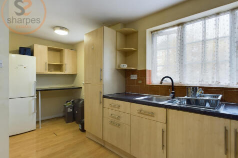 CAM03524G0-PR0054-STILL010