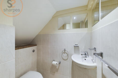 CAM03524G0-PR0054-STILL004