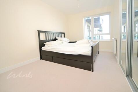 PENINSULA BED