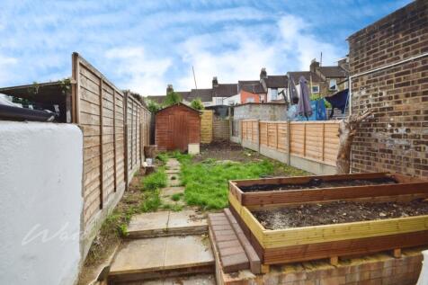 magpie garden 