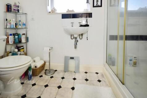 harptree shower room