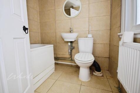 bowes bathroom 