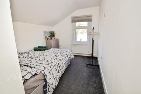 grange bed 4