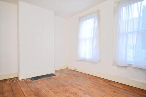 clive bedroom 1