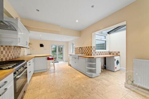 Cowbridge-Road-East-18.jpg