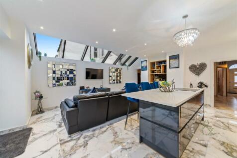 Fairwater-Grove-East-18.jpg