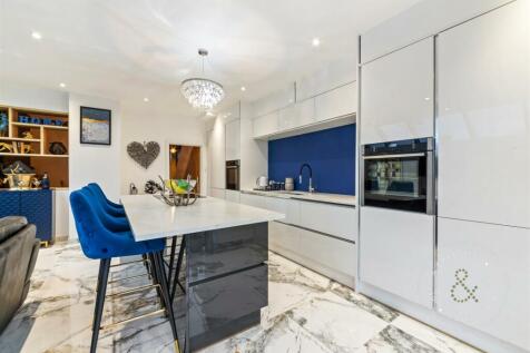 Fairwater-Grove-East-17.jpg