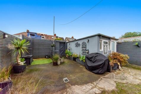 Fairwater-Grove-East-27.jpg