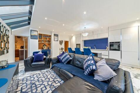 Fairwater-Grove-East-21.jpg