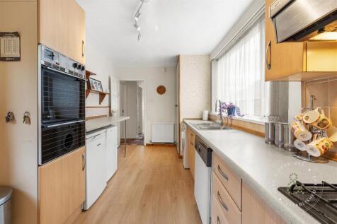 West Orchard Crescent, Hern Crabtree (14).jpg