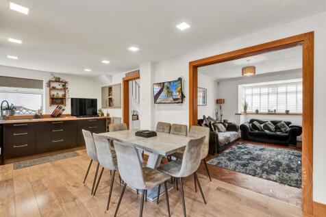 Brundall-Crescent-19.jpg