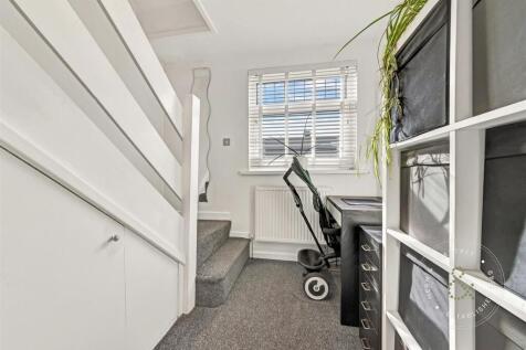 Brundall-Crescent-07.jpg