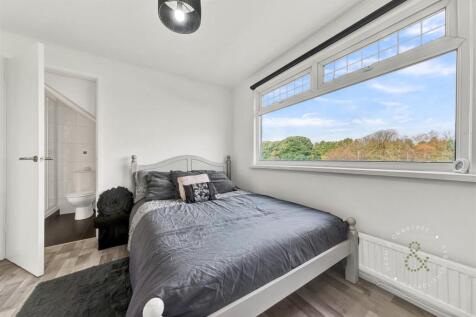 Brundall-Crescent-03.jpg