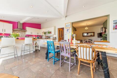 Kelston-Place-21.jpg