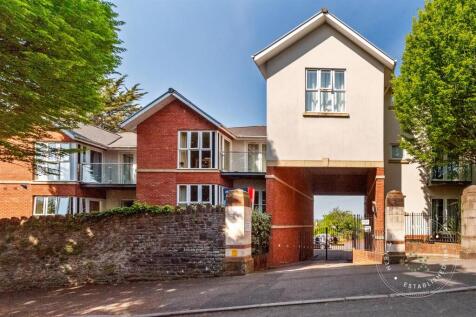 Clive-Hall-Court-20.jpg