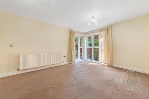 Clive-Hall-Court-07.jpg