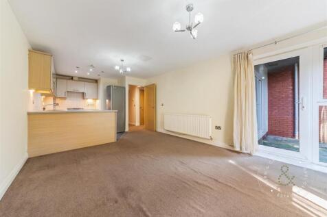 Clive-Hall-Court-08.jpg