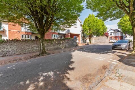 Clive-Hall-Court-23.jpg