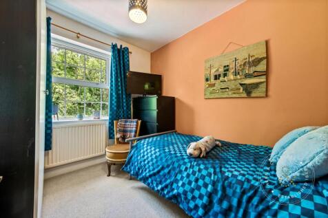 Fairwater-Road-04.jpg