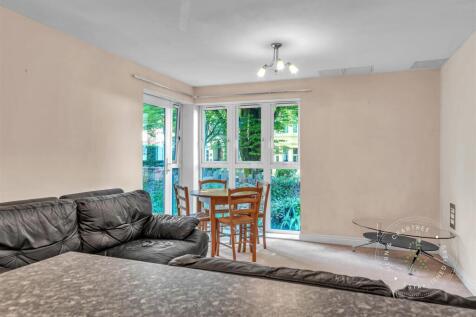 Clive-Hall-Court-14.jpg