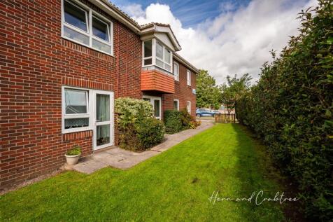 Restway Court, Danescourt, HernCrabtree (22).jpg