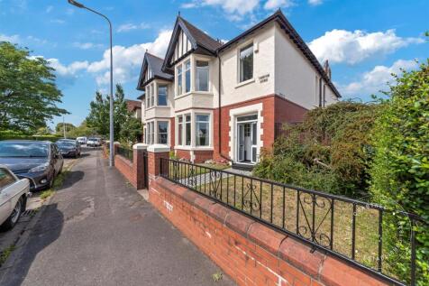Thompson-Avenue-47.jpg