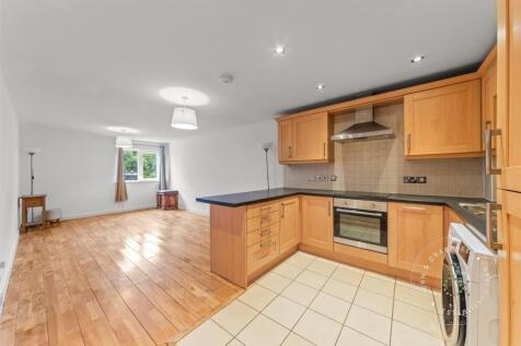 Woodley-Court-13.jpg