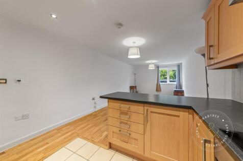 Woodley-Court-14.jpg