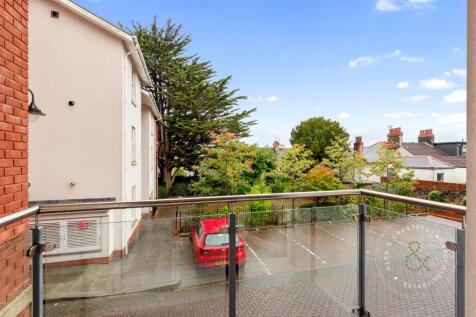 Clive-Hall-Court-13.jpg