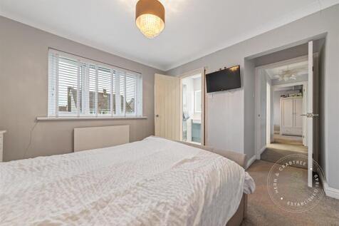 Baynton-Close-11.jpg