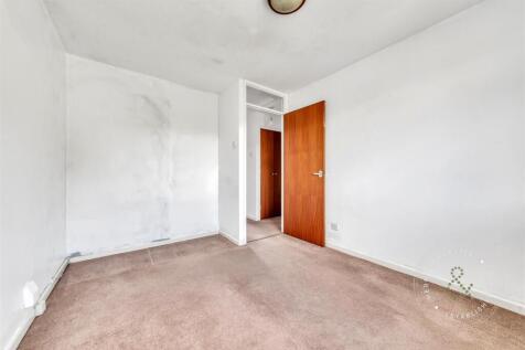 Hornchurch-Close-02.jpg