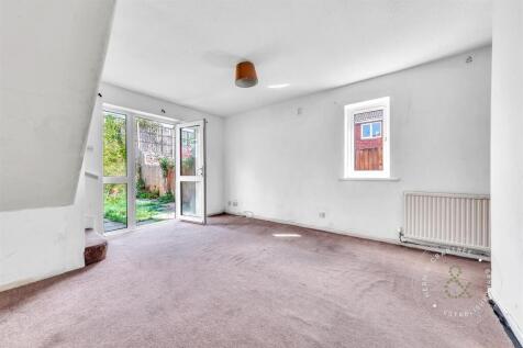 Hornchurch-Close-09.jpg