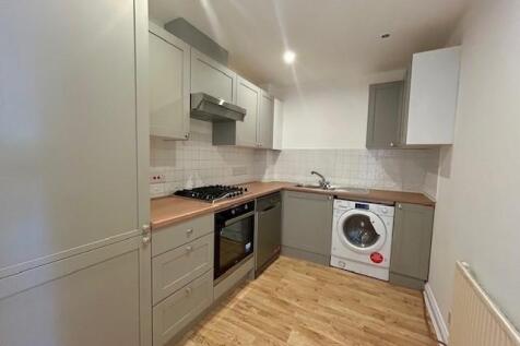 18 St Michaels Place kitchen.jpg