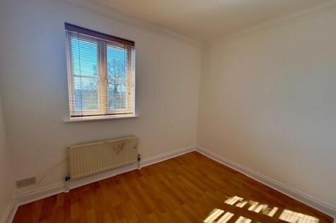 18 St Michaels Place bedroom 2.jpg