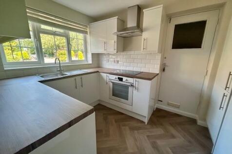13 Cambrian Close kitchen.jpg