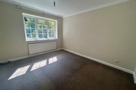 13 Cambrian Close bedroom new.jpg