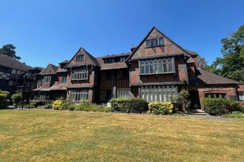 12 Tudor Hall gardens 2.jpg