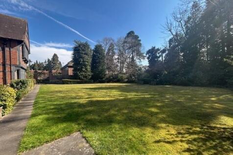 12 Tudor Hall gardens.jpg