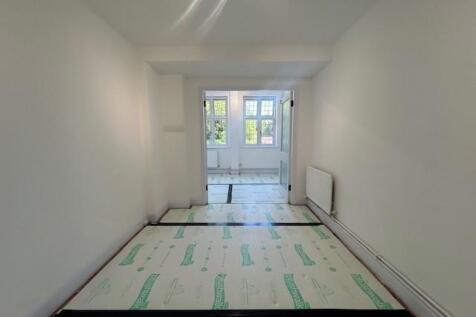 12 Tudor Hall bedroom.jpg