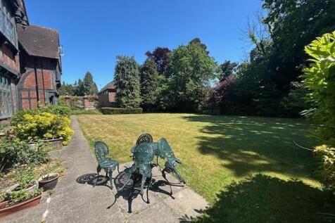 12 Tudor Hall gardens.jpg