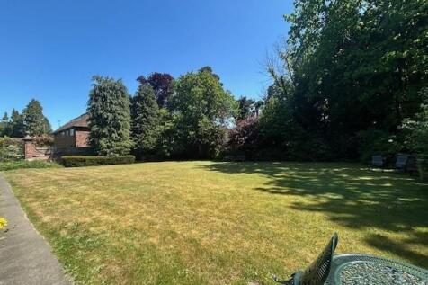 12 Tudor Hall gardens 1.jpg