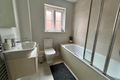 3 Langdon Court Bathroom.jpg