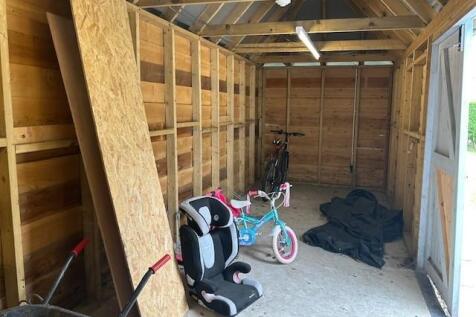 3 Langdon Court communal storage shed.jpg