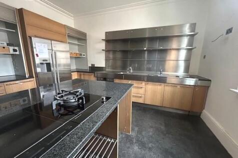 86a Alexandra Road kitchen 1.jpg