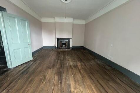 86a Alexandra Road lounge.jpg