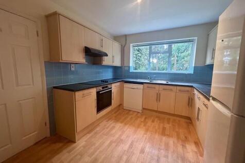 13 The Fairway kitchen.jpg