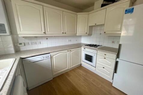 42 Markham Court kitchen.jpg
