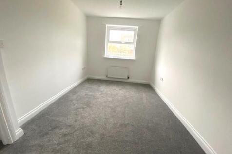 17 Drifters drive bedroom.jpg