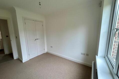 1 clarendon Place bedroom 2.jpg